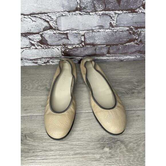 Studio Flexx Beige Leather Perforated Comfort Flats Shoes Women Sz 9M US/40.5EU - Picture 3 of 16